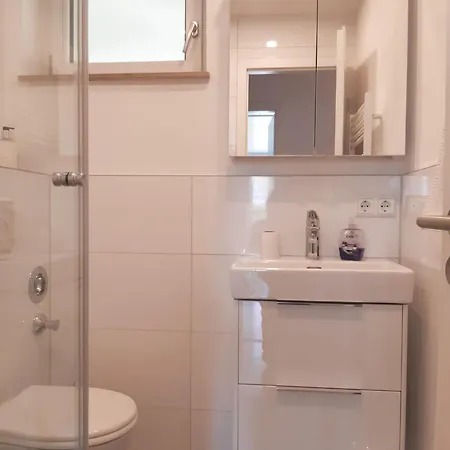Mit Schoenem Blick Auf Berge Und Indoorpool Apartmán